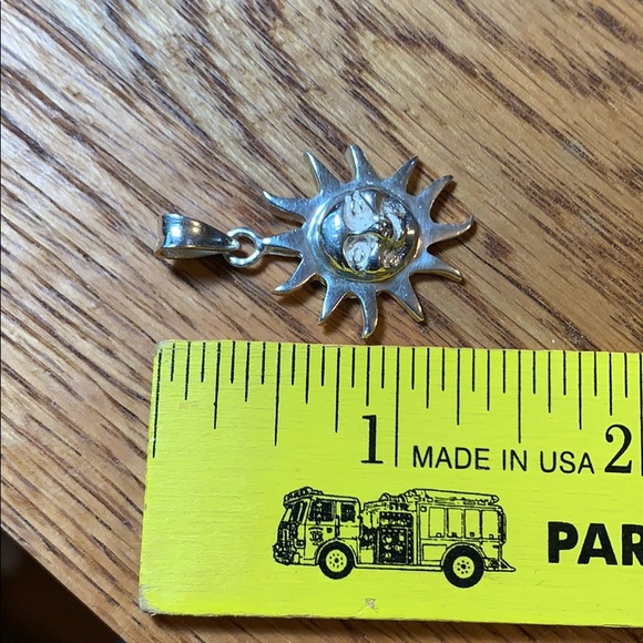 Sterling Silver Sun 🌞 Pendant - Picture 14 of 16